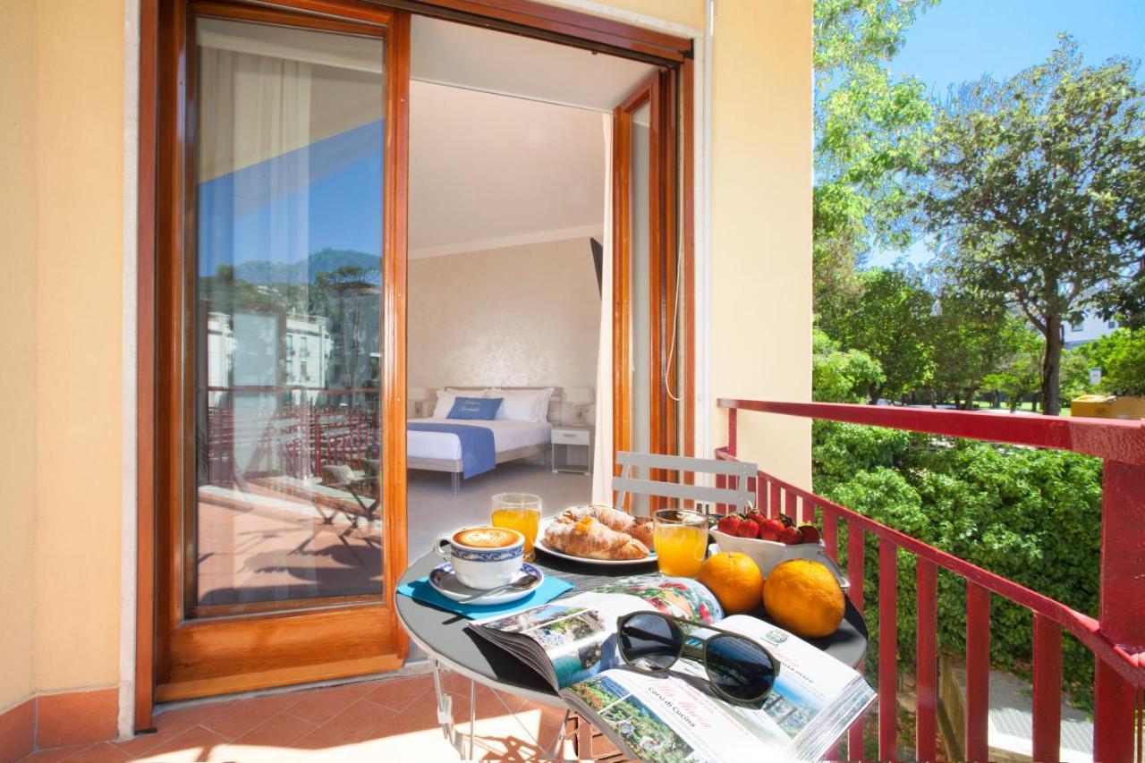 Torna A Surriento Suites Соренто Екстериор снимка