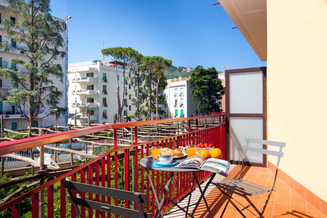 Torna A Surriento Suites Соренто Екстериор снимка